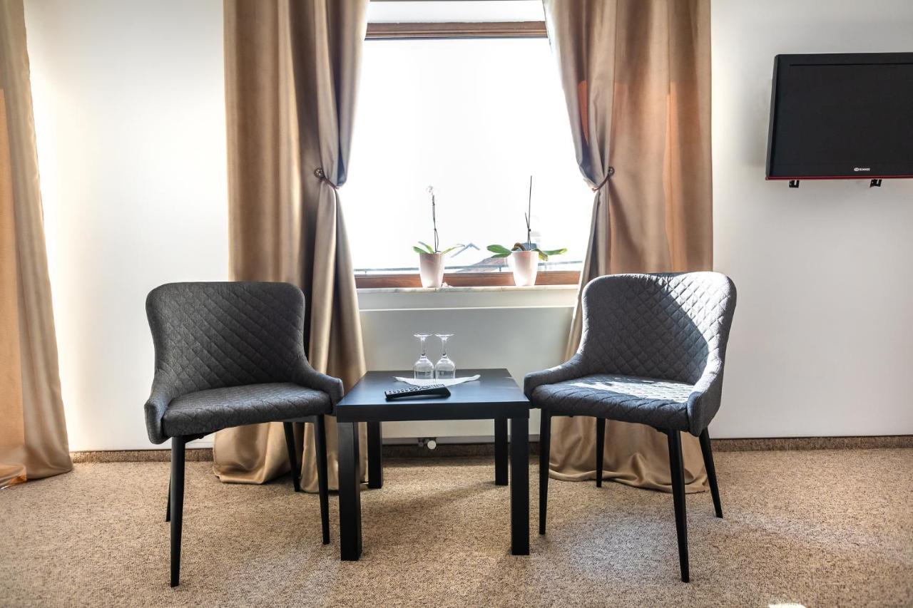 Emerald Residence Ришнов Екстер'єр фото