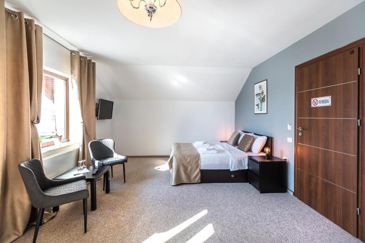 Emerald Residence Ришнов Екстер'єр фото
