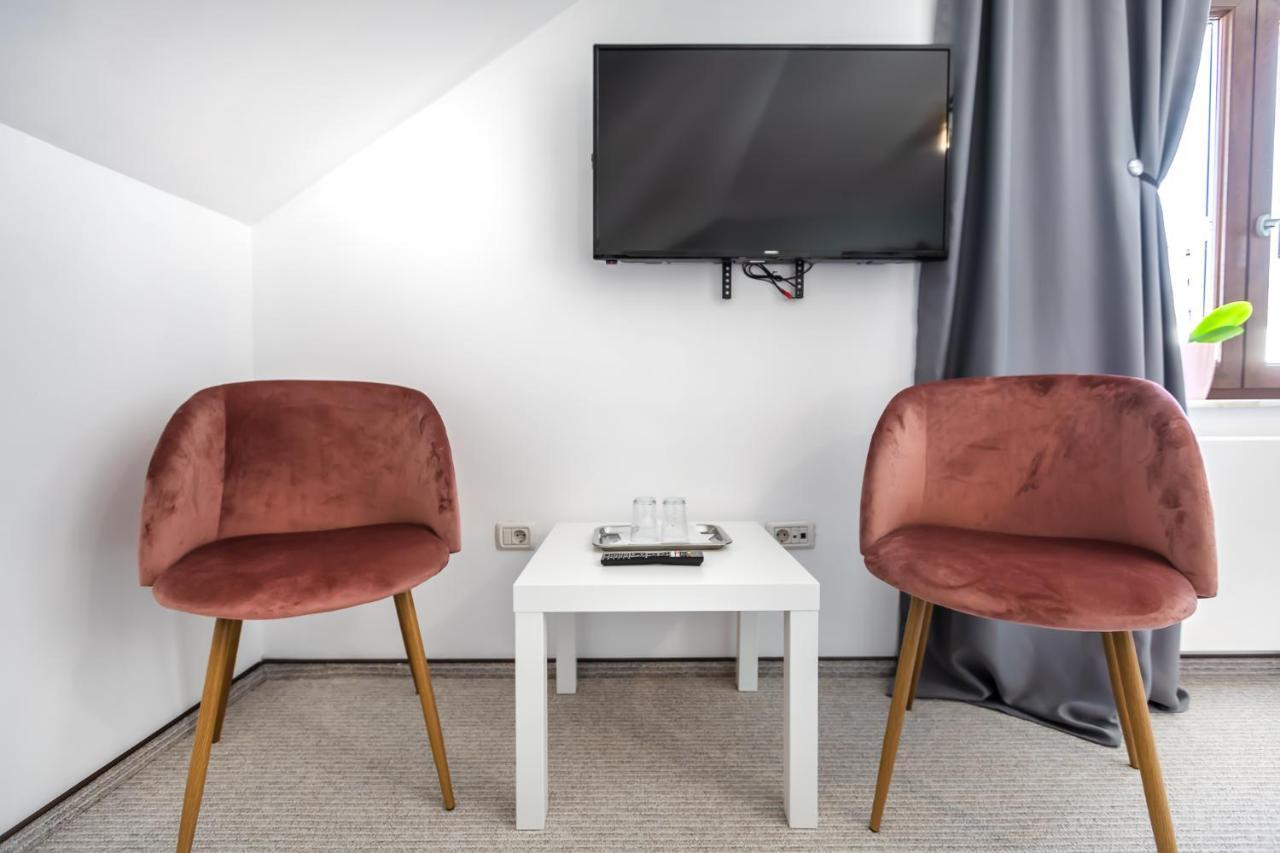 Emerald Residence Ришнов Екстер'єр фото