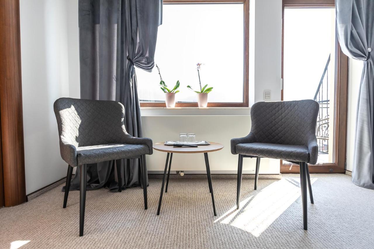 Emerald Residence Ришнов Екстер'єр фото