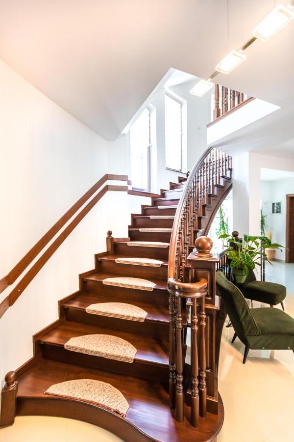 Emerald Residence Ришнов Екстер'єр фото