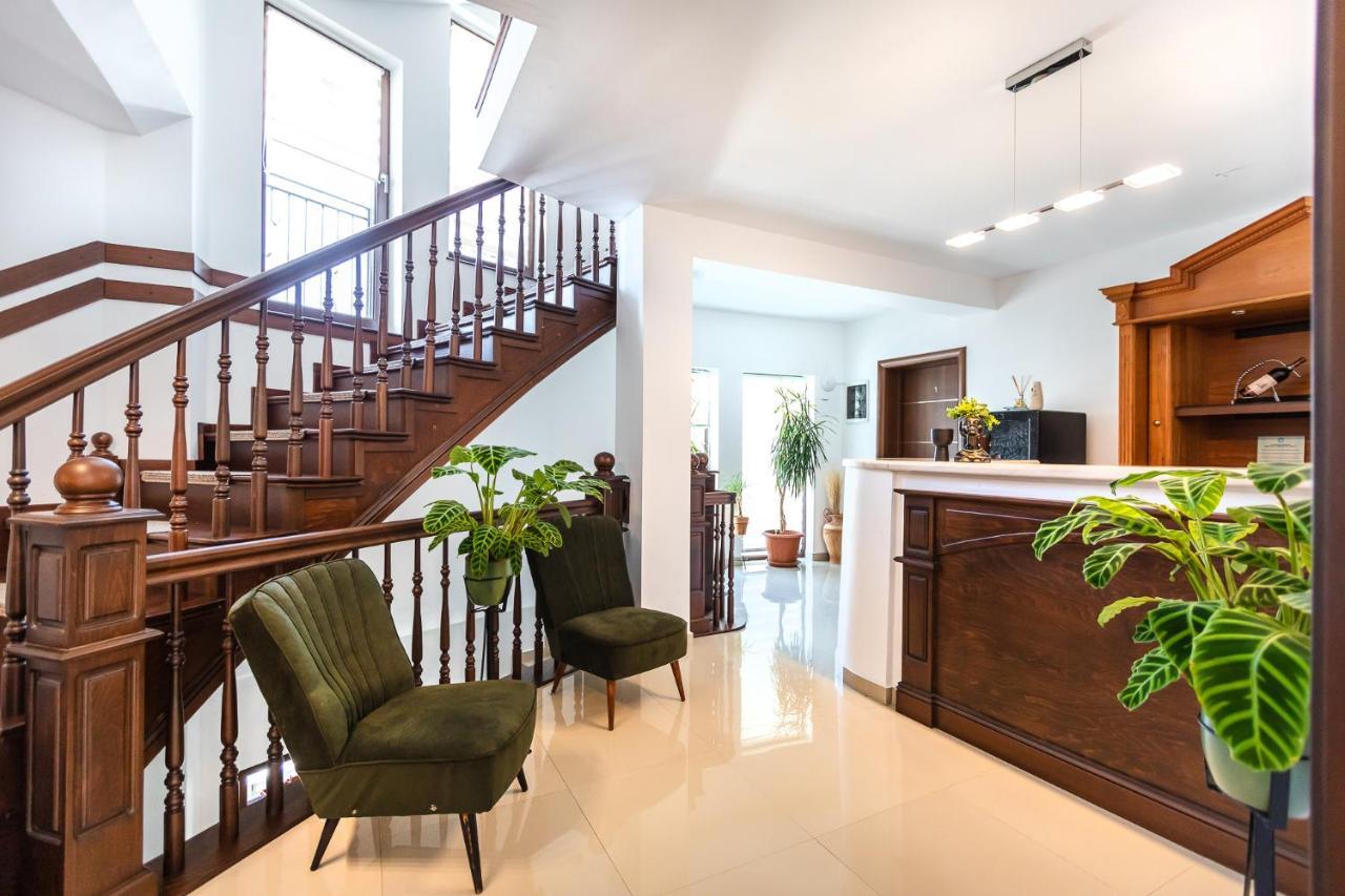 Emerald Residence Ришнов Екстер'єр фото